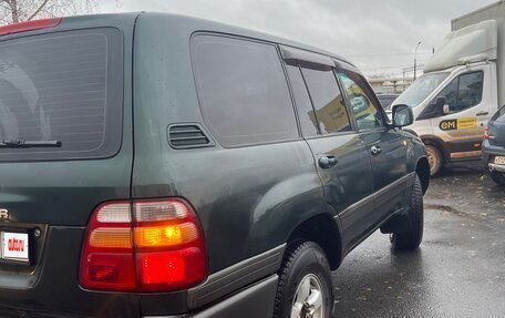 Toyota Land Cruiser 100 рестайлинг 2, 1998 год, 1 550 000 рублей, 3 фотография