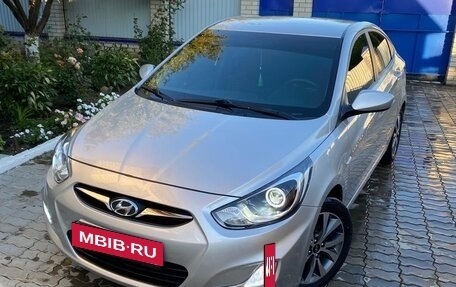 Hyundai Solaris II рестайлинг, 2013 год, 930 000 рублей, 4 фотография