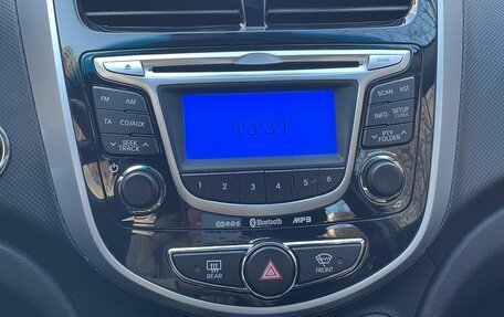 Hyundai Solaris II рестайлинг, 2012 год, 840 000 рублей, 11 фотография