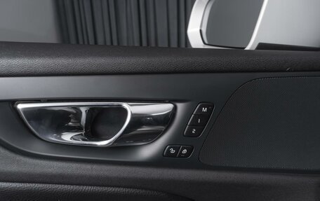 Volvo V60 II, 2018 год, 2 594 000 рублей, 21 фотография