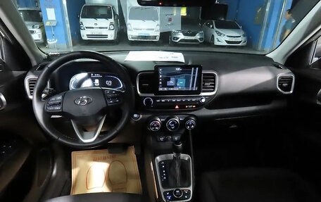 Hyundai Venue I, 2022 год, 1 200 000 рублей, 9 фотография