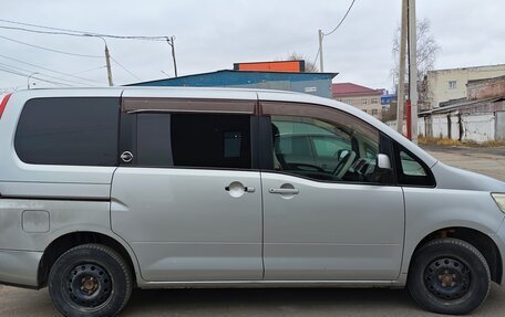 Nissan Serena III, 2006 год, 696 000 рублей, 1 фотография