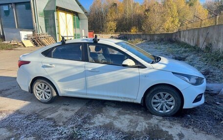 Hyundai Solaris II рестайлинг, 2018 год, 720 000 рублей, 2 фотография