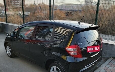Honda Fit III, 2009 год, 850 000 рублей, 2 фотография