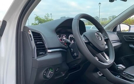 Skoda Karoq I, 2021 год, 1 550 325 рублей, 10 фотография