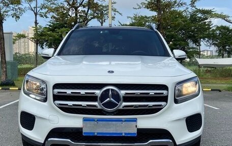 Mercedes-Benz GLB, 2022 год, 2 010 000 рублей, 2 фотография