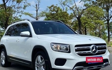 Mercedes-Benz GLB, 2022 год, 2 010 000 рублей, 3 фотография