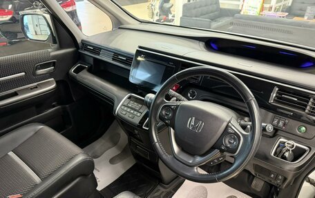 Honda Stepwgn IV, 2016 год, 2 199 900 рублей, 11 фотография