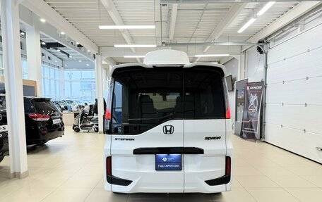 Honda Stepwgn IV, 2016 год, 2 199 900 рублей, 5 фотография