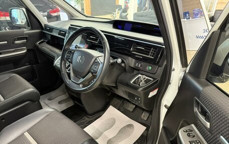 Honda Stepwgn IV, 2016 год, 2 199 900 рублей, 10 фотография