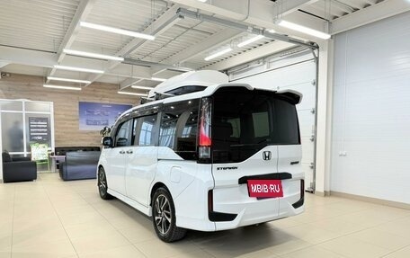 Honda Stepwgn IV, 2016 год, 2 199 900 рублей, 4 фотография