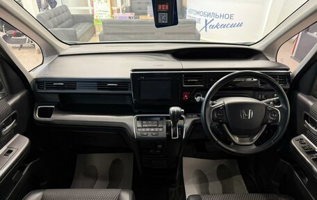 Honda Stepwgn IV, 2016 год, 2 199 900 рублей, 16 фотография