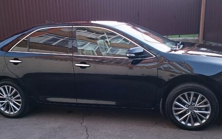 Toyota Camry, 2017 год, 1 900 000 рублей, 2 фотография