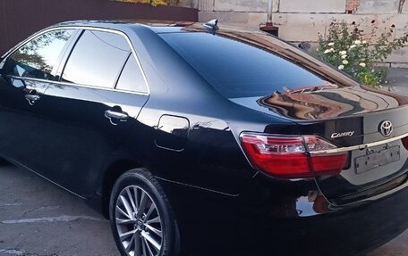 Toyota Camry, 2017 год, 1 900 000 рублей, 6 фотография