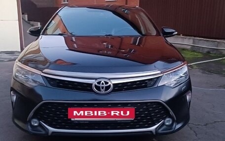 Toyota Camry, 2017 год, 1 900 000 рублей, 3 фотография