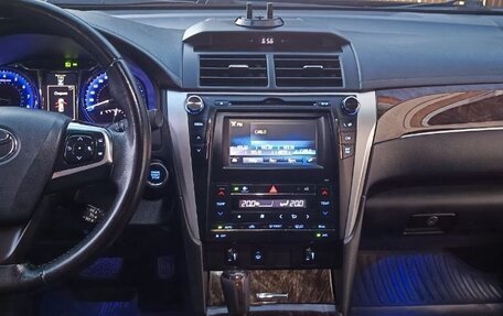 Toyota Camry, 2017 год, 1 900 000 рублей, 11 фотография