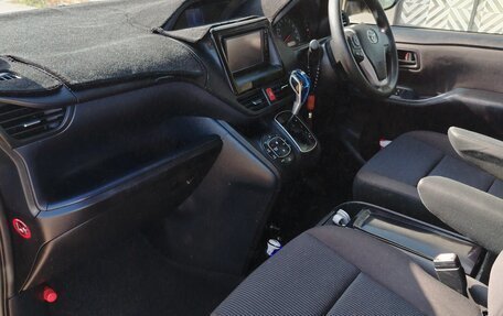 Toyota Noah III, 2015 год, 1 950 000 рублей, 11 фотография