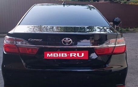 Toyota Camry, 2017 год, 1 900 000 рублей, 10 фотография