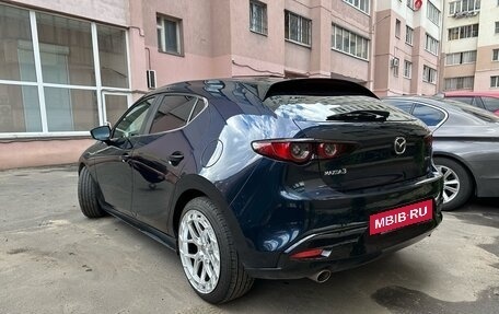Mazda 3, 2020 год, 2 000 000 рублей, 3 фотография
