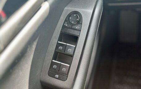 Mazda 3, 2020 год, 2 000 000 рублей, 16 фотография