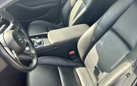 Mazda 3, 2020 год, 2 000 000 рублей, 20 фотография