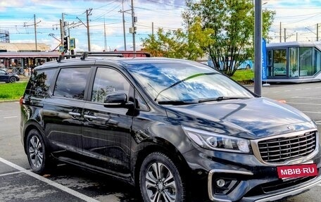 KIA Carnival III, 2018 год, 2 589 000 рублей, 2 фотография
