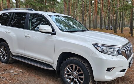 Toyota Land Cruiser Prado 150 рестайлинг 2, 2020 год, 5 600 000 рублей, 5 фотография