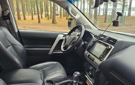 Toyota Land Cruiser Prado 150 рестайлинг 2, 2020 год, 5 600 000 рублей, 12 фотография