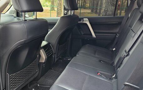 Toyota Land Cruiser Prado 150 рестайлинг 2, 2020 год, 5 600 000 рублей, 7 фотография