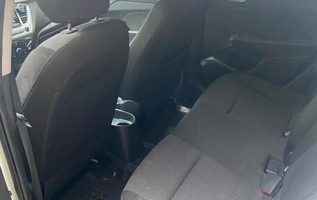 Hyundai Solaris II рестайлинг, 2019 год, 1 000 000 рублей, 7 фотография