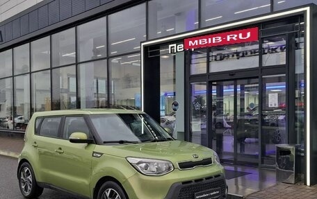 KIA Soul II рестайлинг, 2015 год, 990 000 рублей, 1 фотография