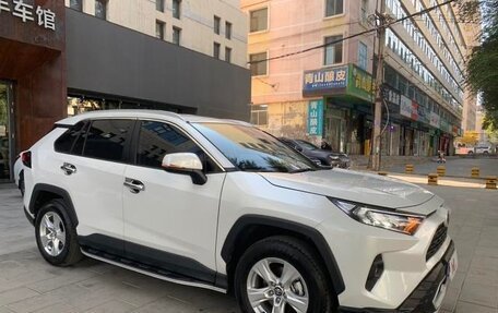 Toyota RAV4, 2025 год, 3 000 000 рублей, 6 фотография