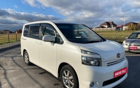 Toyota Voxy II, 2007 год, 1 267 000 рублей, 1 фотография