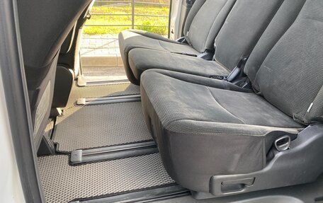 Toyota Voxy II, 2007 год, 1 267 000 рублей, 13 фотография