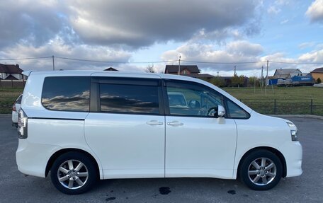 Toyota Voxy II, 2007 год, 1 267 000 рублей, 19 фотография