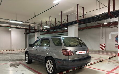Lexus RX IV рестайлинг, 2000 год, 680 000 рублей, 5 фотография