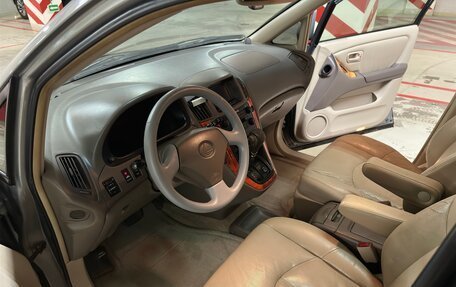 Lexus RX IV рестайлинг, 2000 год, 680 000 рублей, 9 фотография