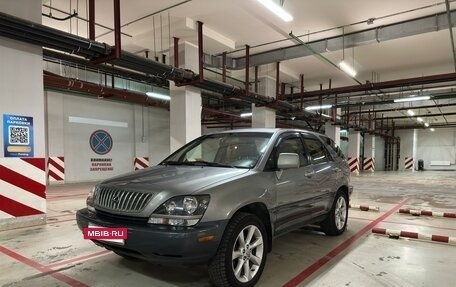 Lexus RX IV рестайлинг, 2000 год, 680 000 рублей, 3 фотография