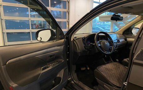 Mitsubishi Outlander III рестайлинг 3, 2013 год, 1 385 000 рублей, 20 фотография