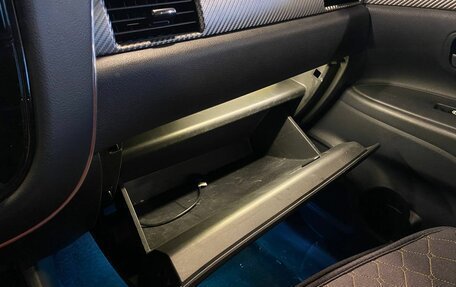 Mitsubishi Outlander III рестайлинг 3, 2013 год, 1 385 000 рублей, 29 фотография