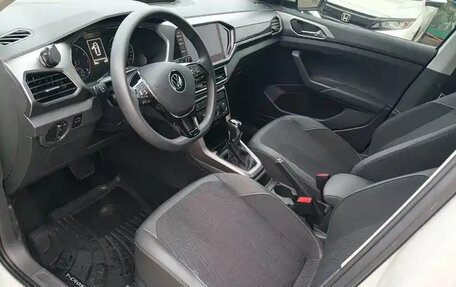 Volkswagen T-Cross I, 2022 год, 1 310 999 рублей, 8 фотография