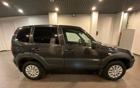 Chevrolet Niva I рестайлинг, 2018 год, 603 000 рублей, 2 фотография