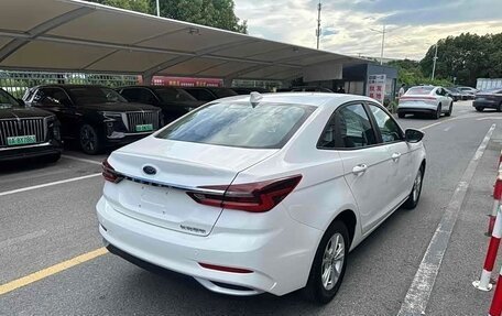 Ford Escort, 2022 год, 1 100 000 рублей, 4 фотография