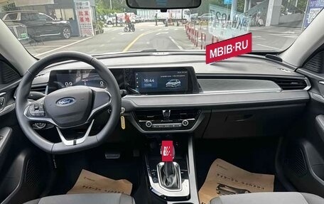 Ford Escort, 2022 год, 1 100 000 рублей, 16 фотография