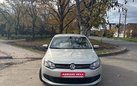 Volkswagen Polo VI (EU Market), 2015 год, 940 000 рублей, 2 фотография