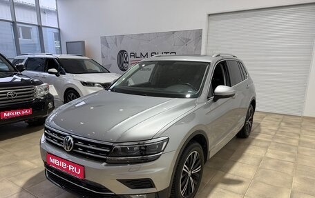 Volkswagen Tiguan II, 2018 год, 2 850 000 рублей, 1 фотография