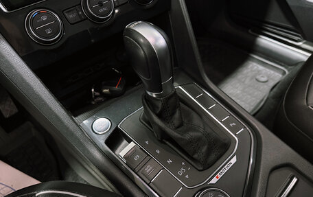 Volkswagen Tiguan II, 2018 год, 2 850 000 рублей, 14 фотография