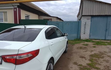 KIA Rio III рестайлинг, 2013 год, 600 000 рублей, 4 фотография