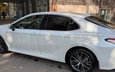 Toyota Camry, 2022 год, 3 950 000 рублей, 7 фотография