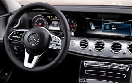 Mercedes-Benz E-Класс, 2018 год, 2 200 000 рублей, 11 фотография